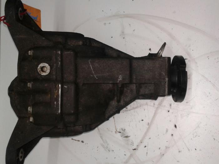 Bakre differential från en Mercedes-Benz ML I (163) 270 2.7 CDI 20V 2004