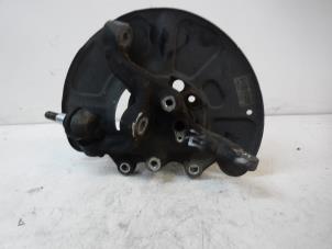 Gebruikte Fusee rechts-voor Mercedes E (W212) E-200 CDI 16V BlueEfficiency,BlueTEC Prijs € 119,00 Margeregeling aangeboden door Wessel Parts & Service B.V.