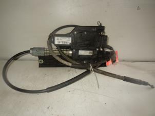 Gebruikte Handrem Mechaniek Opel Insignia 2.0 CDTI 16V 140 ecoFLEX Prijs € 149,00 Margeregeling aangeboden door Autobedrijf G.H. Wessel B.V.