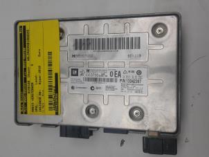 Gebruikte Radio versterker Opel Insignia Sports Tourer 2.0 CDTI 16V 160 Ecotec 4x4 Prijs € 99,00 Margeregeling aangeboden door Autobedrijf G.H. Wessel B.V.