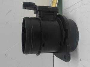 Begagnade Luftflödesmätare Volkswagen Polo V (6R) 1.4 TDI Pris € 39,00 Marginaltabell erbjuds av Autobedrijf G.H. Wessel B.V.