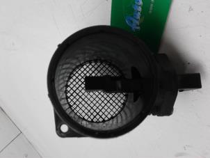 Gebruikte Luchtregelklep Volkswagen Passat Variant (3B5) 2.3 VR5 Prijs € 45,00 Margeregeling aangeboden door Wessel Parts & Service B.V.