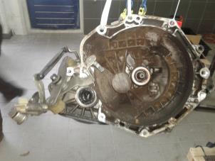 Używane Skrzynia biegów Opel Corsa C (F08/68) 1.2 16V Cena € 299,00 Procedura marży oferowane przez Autobedrijf G.H. Wessel B.V.