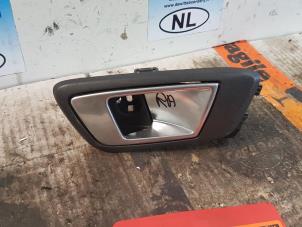 Gebruikte Portiergreep 4Deurs rechts-achter Ford Fiesta 6 (JA8) 1.0 EcoBoost 12V 100 Prijs € 25,00 Margeregeling aangeboden door De Witte Boerderij AutoMotive