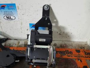 Gebruikte Gordelspanner rechts Mercedes E-Klasse Prijs € 185,00 Margeregeling aangeboden door De Witte Boerderij AutoMotive