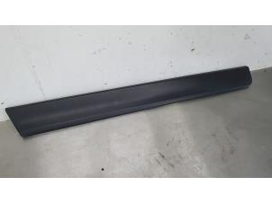 Begagnade Dörrstripe Nissan X-Trail (T32) 1.6 DIG-T 16V Pris € 20,00 Marginaltabell erbjuds av De Witte Boerderij AutoMotive