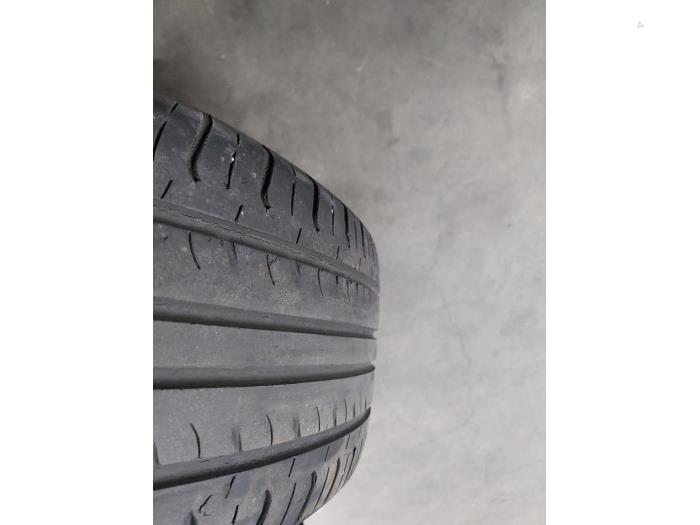 Velg + Band van een Hyundai iX35 (LM)  2014