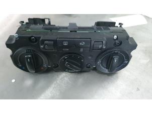 Begagnade Klimatpanel Volkswagen Caddy III (2KA,2KH,2CA,2CH) 1.9 TDI Pris € 100,00 Marginaltabell erbjuds av De Witte Boerderij AutoMotive