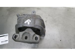 Begagnade Motorfäste Volkswagen Golf V (1K1) 1.6 FSI 16V Pris € 15,00 Marginaltabell erbjuds av De Witte Boerderij AutoMotive