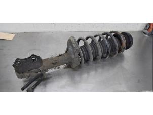 Gebruikte Mac Phersonpoot links-voor Volkswagen Caddy II (9K9A) 1.9 D Prijs € 25,00 Margeregeling aangeboden door De Witte Boerderij AutoMotive