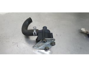 Gebruikte Watercirculatiepomp Volvo V40 (MV) 2.0 D4 16V Prijs € 25,00 Margeregeling aangeboden door De Witte Boerderij AutoMotive