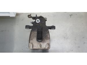 Gebruikte Remklauw (Tang) rechts-achter Seat Leon ST (5FF) 1.6 TDI Ecomotive 16V Prijs € 50,00 Margeregeling aangeboden door De Witte Boerderij AutoMotive