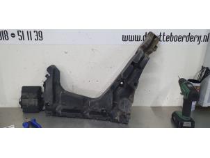 Gebruikte Bumpersteun links-achter Seat Leon ST (5FF) 1.6 TDI Ecomotive 16V Prijs € 15,00 Margeregeling aangeboden door De Witte Boerderij AutoMotive