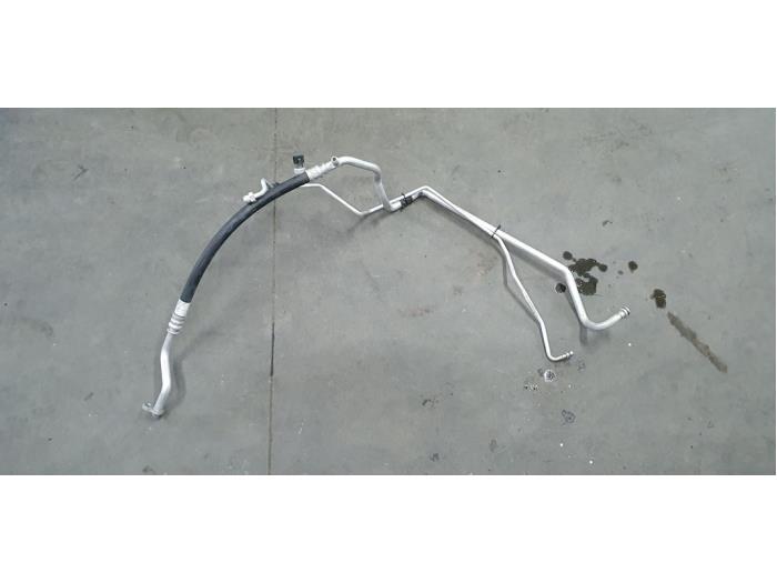 Luftkonditioneringsledning från en Mitsubishi Colt (Z2/Z3) 1.3 16V 2011
