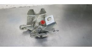 Nowe Zacisk hamulcowy prawy tyl Renault Master Cena € 90,75 Z VAT oferowane przez De Witte Boerderij AutoMotive