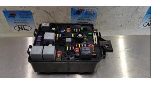 Begagnade Säkringsbox Opel Corsa Pris € 85,00 Marginaltabell erbjuds av De Witte Boerderij AutoMotive