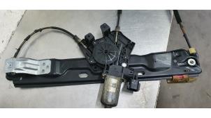 Gebruikte Ruitmechaniek 4Deurs links-voor Landrover Evoque Prijs € 75,00 Margeregeling aangeboden door De Witte Boerderij AutoMotive