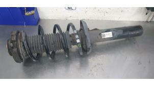 Gebruikte Schokdemperpoot rechts-voor Audi Q3 (8UB/8UG) 2.0 16V TFSI 200 Prijs € 65,00 Margeregeling aangeboden door De Witte Boerderij AutoMotive