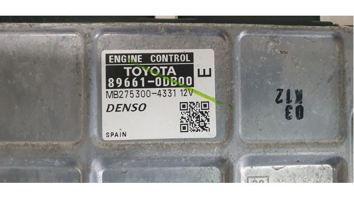 Dator, motorstyrning från en Toyota Yaris II (P9) 1.33 16V Dual VVT-I 2009