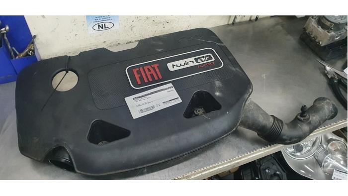 Luchtfilterhuis van een Fiat 500 2011
