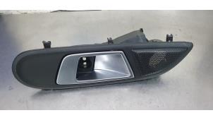 Gebruikte Portiergreep 4Deurs links-voor Ford Fiesta 6 (JA8) 1.0 EcoBoost 12V 100 Prijs € 15,00 Margeregeling aangeboden door De Witte Boerderij AutoMotive