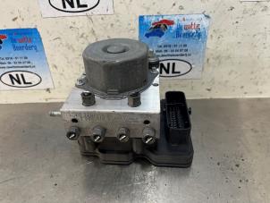 Gebruikte ABS Pomp Renault Clio IV (5R) 1.5 dCi 90 FAP Prijs € 65,00 Margeregeling aangeboden door De Witte Boerderij AutoMotive