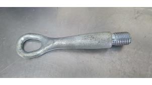 Gebruikte Sleepoog voor Mitsubishi Space Star (A0) 1.0 12V Prijs € 10,00 Margeregeling aangeboden door De Witte Boerderij AutoMotive