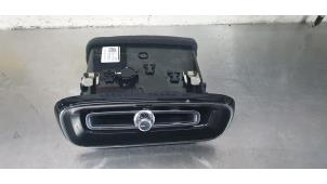 Gebruikte Luchtrooster Dashboard Volvo C40 Recharge (XK) Recharge Prijs € 45,00 Margeregeling aangeboden door De Witte Boerderij AutoMotive