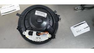 Gebruikte Chaufage Ventilatiemotor Seat Leon (KLB) 1.0 eTSI 12V Prijs € 35,00 Margeregeling aangeboden door De Witte Boerderij AutoMotive