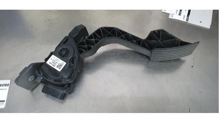 Gaspedalsensor från en Mitsubishi Space Star (A0) 1.0 12V 2019
