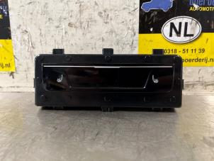 Begagnade Sätesvärmebrytare Volkswagen Golf VIII (CD1) 1.4 eHybrid 16V Pris € 150,00 Marginaltabell erbjuds av De Witte Boerderij AutoMotive