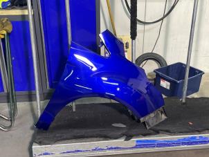 Używane Blotnik prawy przód Ford B-Max (JK8) 1.0 EcoBoost 12V 125 Cena € 145,00 Procedura marży oferowane przez De Witte Boerderij AutoMotive