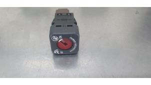Używane Przelacznik poduszki powietrznej Citroen C3 (SX/SW) 1.2 Vti 12V PureTech Cena € 5,00 Procedura marży oferowane przez De Witte Boerderij AutoMotive