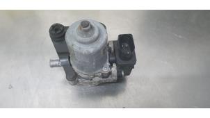 Gebruikte Vacuumpomp Rembekrachtiging Volkswagen Polo V (6R) 1.4 GTI 16V Prijs € 25,00 Margeregeling aangeboden door De Witte Boerderij AutoMotive