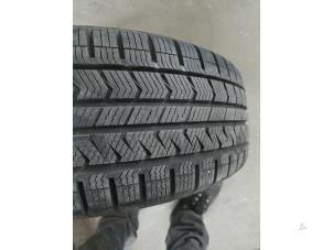 Begagnade Hjul + däck Hyundai iX35 (LM) 1.6 GDI 16V Pris € 125,00 Marginaltabell erbjuds av De Witte Boerderij AutoMotive