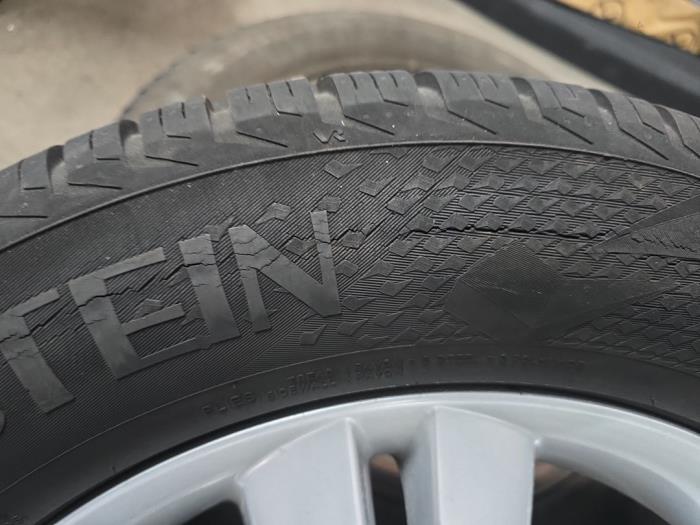 Velg + Band van een Hyundai iX35 (LM) 1.6 GDI 16V 2013