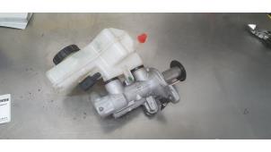 Gebruikte Hoofdremcilinder Volkswagen Polo VI (AW1) 1.0 TSI 12V Prijs € 25,00 Margeregeling aangeboden door De Witte Boerderij AutoMotive