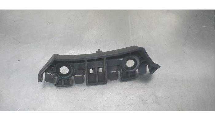 Stötfångarfäste, vänster fram från en Volkswagen Up! (121) 1.0 12V 60 2014