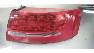 Begagnade Baklykta, höger Audi A5 Cabrio (8F7) 2.0 TDI 16V Pris € 85,00 Marginaltabell erbjuds av De Witte Boerderij AutoMotive