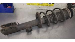 Gebruikte Schokdemperpoot links-voor Suzuki S-Cross Prijs € 75,00 Margeregeling aangeboden door De Witte Boerderij AutoMotive