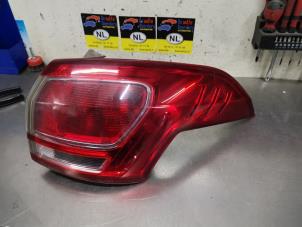 Używane Tylne swiatlo pozycyjne prawe Ford B-Max (JK8) 1.0 EcoBoost 12V 100 Cena € 145,00 Procedura marży oferowane przez De Witte Boerderij AutoMotive