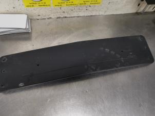 Gebruikte Kentekenplaathouder voor Mercedes C Estate AMG (S205) C-63 S,Edition 1 AMG 4.0 V8 Biturbo Prijs € 20,00 Margeregeling aangeboden door De Witte Boerderij AutoMotive