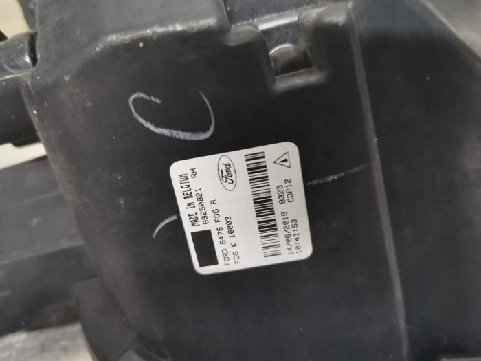 Dimljus, höger fram från en Ford Fiesta 7 1.0 EcoBoost 12V 100 2018