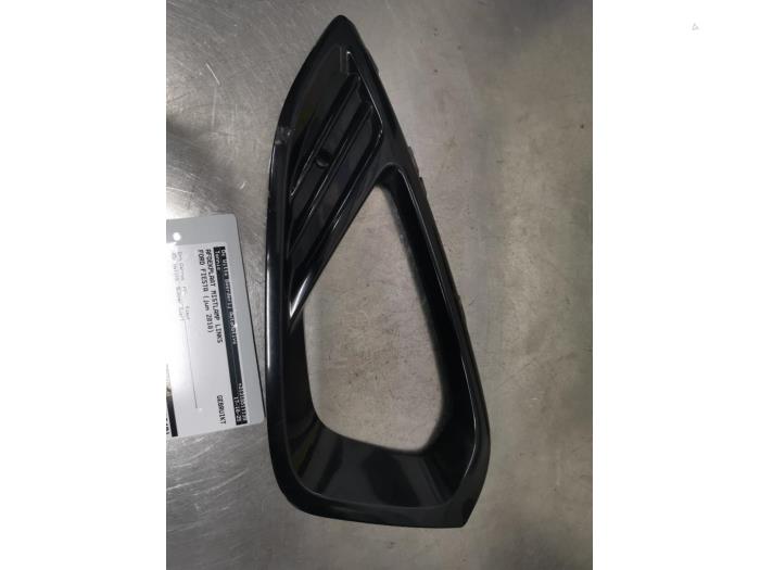 Täcklock, dimljus, vänster från en Ford Fiesta 7 1.0 EcoBoost 12V 100 2018