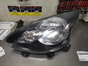 Gebruikte Koplamp links Toyota Aygo Prijs € 30,00 Margeregeling aangeboden door De Witte Boerderij AutoMotive