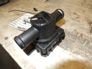 Begagnade Elektrisk värmeventil Mercedes B (W245) 2.0 B-200 16V Turbo Pris € 50,00 Marginaltabell erbjuds av De Witte Boerderij AutoMotive