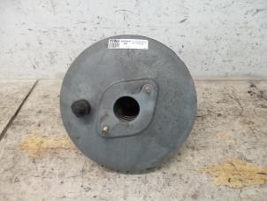 Begagnade Bromsservo Opel Vivaro 1.9 DI Pris € 75,00 Marginaltabell erbjuds av De Witte Boerderij AutoMotive