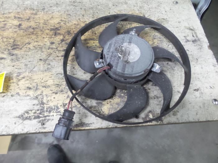 Kylfläkt, luftkonditionering från en Mazda 626 (GD12/72) 1.8 12V 2006