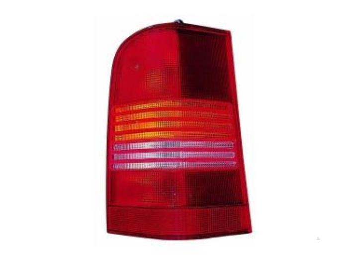 Baklykta, höger från en Mercedes Vito 2000