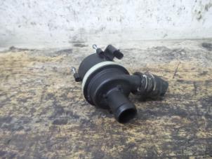 Używane Dodatkowa pompa wodna Opel Corsa D 1.3 CDTi 16V ecoFLEX Cena € 25,00 Procedura marży oferowane przez De Witte Boerderij AutoMotive